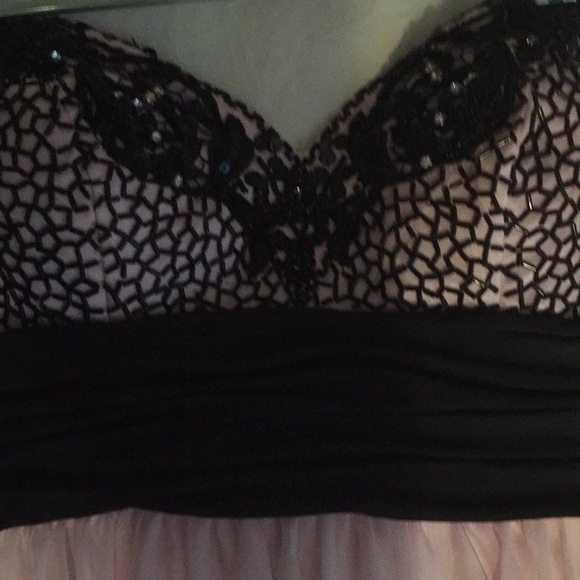 Pink prom dress from “Peaches” boutique - Picture 2 of 7